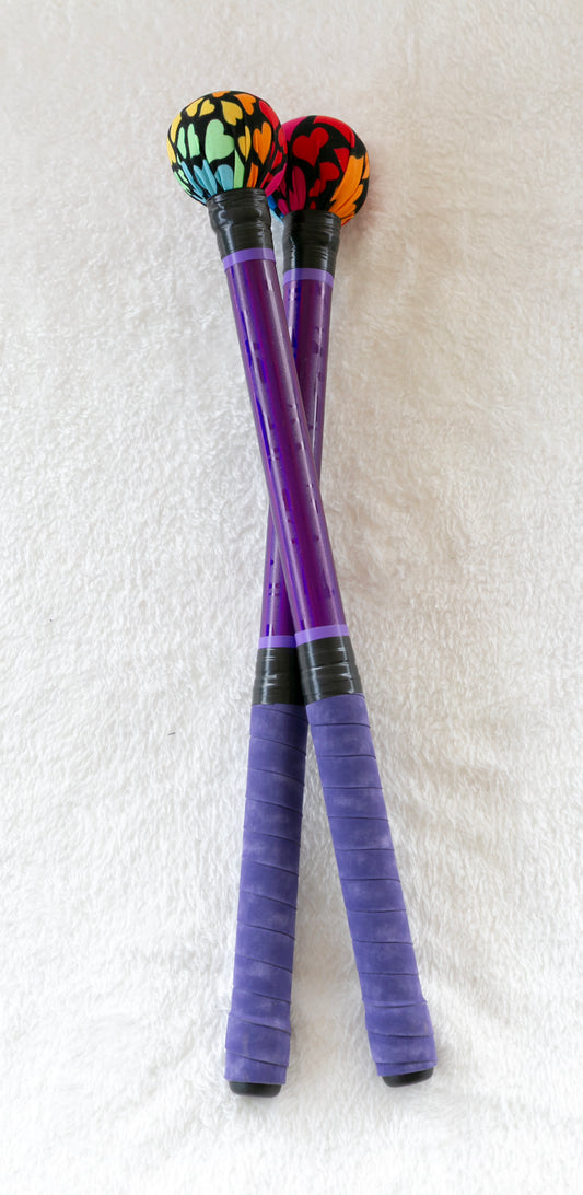 Vinilo morado gotas y corazones