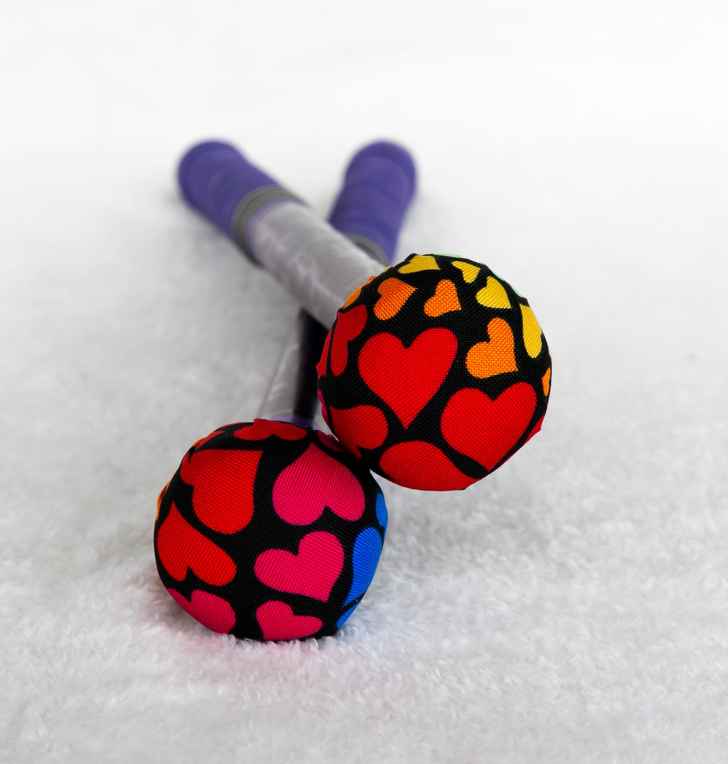 Vinilo morado gotas y corazones