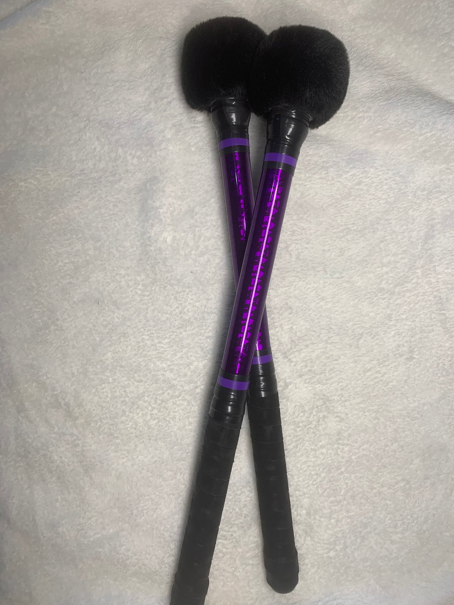 Vinilo morado minecraft bola negra peluda