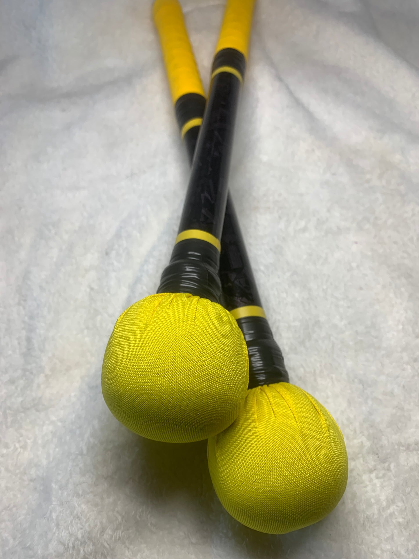 Vinilo forja negro bola amarilla